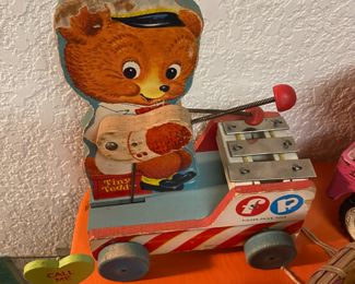 Fisher Price Tiny Teddy Pull Toy Xylophone - 636