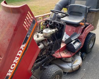 Honda Riding Lawn Mower - 3810