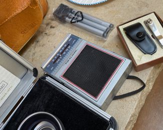 Radio Shack Realistic Portable AM/FM Radio