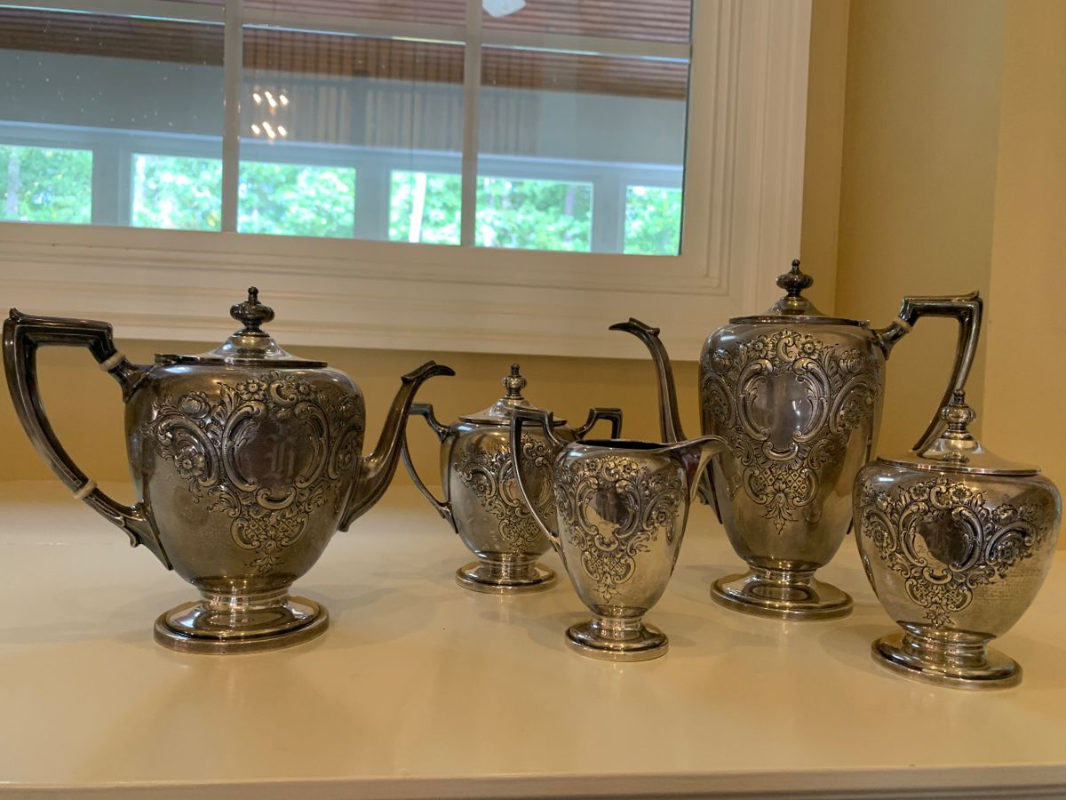 *50 Off Sunday Blue Moon Estate Sale in... starts on 10/21/2023