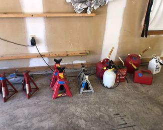 Collection of handy car jacks!