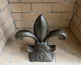 15. Fleur de Lis Decorative Piece (21" x 15")