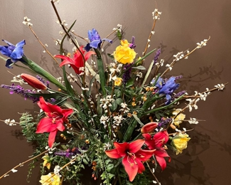 39. Faux Silk Floral Arrangement (26" x 26")