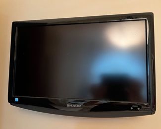 82. Sharp TV (18")