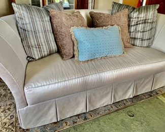 92. Henredon Single Cushion Sofa w/ Pillows (97" x 48" x 36")