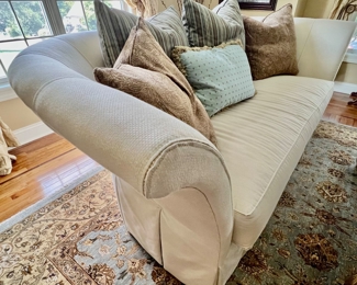 93. Henredon Single Cushion Sofa w/ Pillows (97" x 48" x 36")