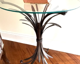 151. Glass Top Accent Table w/ Metal Wheat Sheath Base (18" x 24")