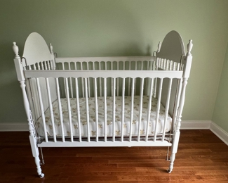 182. Vintage Crib