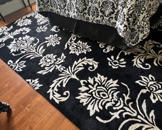 197. Black & White Rug (8' x 10') (as is)