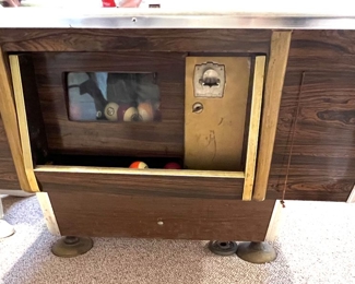 238. Vintage United Pool Table (can be coin operated) (52" x 93" x 32")