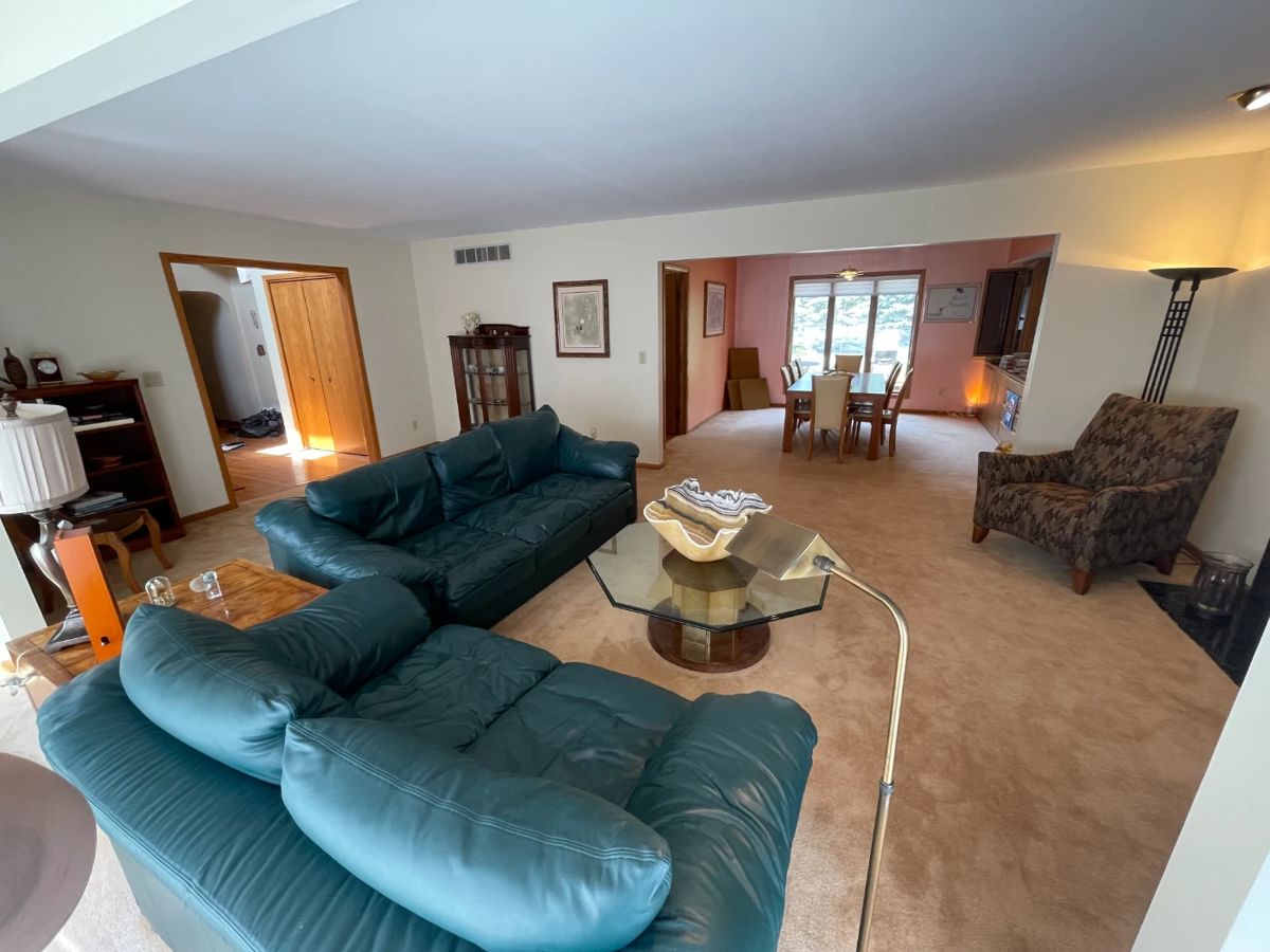 Estate Sale of Barry Weiner in Champaign, IL starts on 8/24/2023