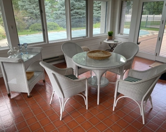 Lloyd Flanders white loom table and chairs set. Also a matching Lloyd Flanders white loom bar cart! 