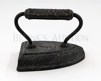 VINTAGE - CAST IRON SAD IRON