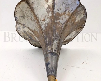 VINTAGE PAINTED GRAMOPHONE HORN, NICE PATINA 17"
