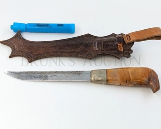 FINNISH PUUKKO KNIFE W/ SHEATH STRAIGHT POINT BLADE W/ ENGRAVING