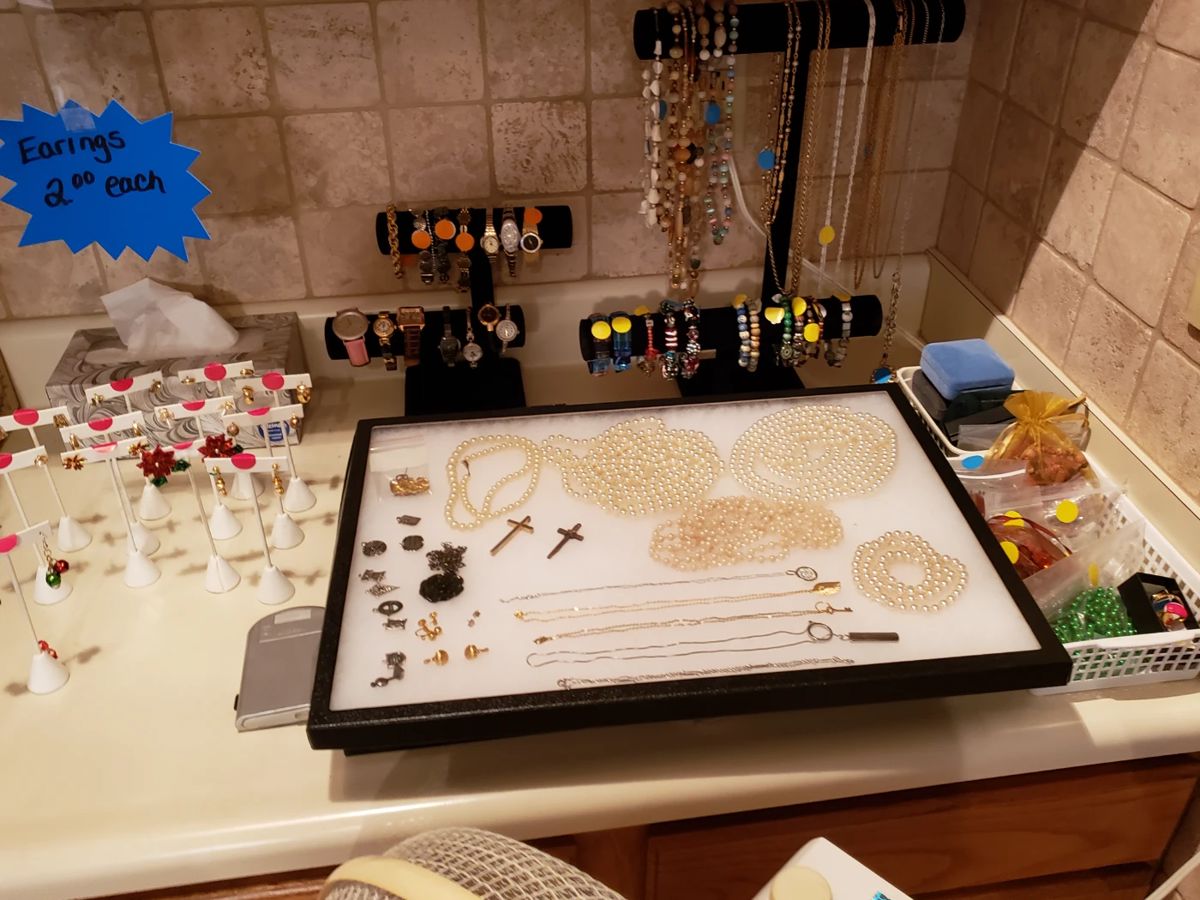 Estate/garage sale in Dayton, OH starts on 8/24/2023