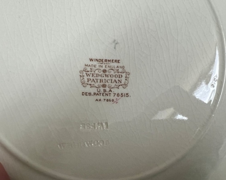 45. Set of 9 Wedgwood Patrician Windermere Dinner Plates