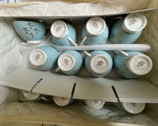 47. Minton Aurora Dinnerware (48pc)
12 Dinner Plates
12 Salad Plates
12 Teacups & 12 Saucers
12 Bread Plates