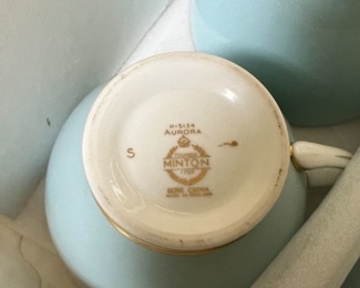 47. Minton Aurora Dinnerware (48pc)
12 Dinner Plates
12 Salad Plates
12 Teacups & 12 Saucers
12 Bread Plates