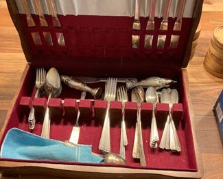 silver plate flatware set (Rogers)