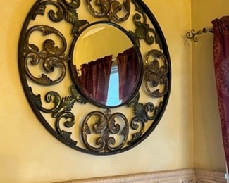 Round mirror