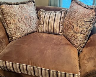 cindy crawford chair and half 