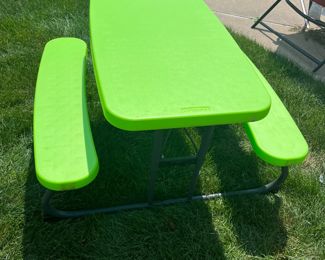 outdoor picnic bench