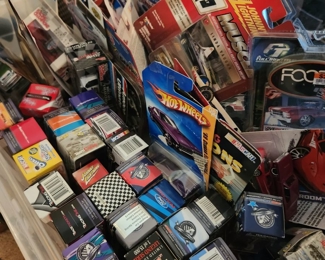Matchbox, Hot Wheels, small cars