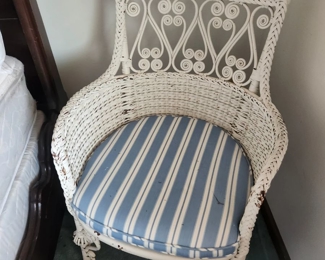 Wicker side chair