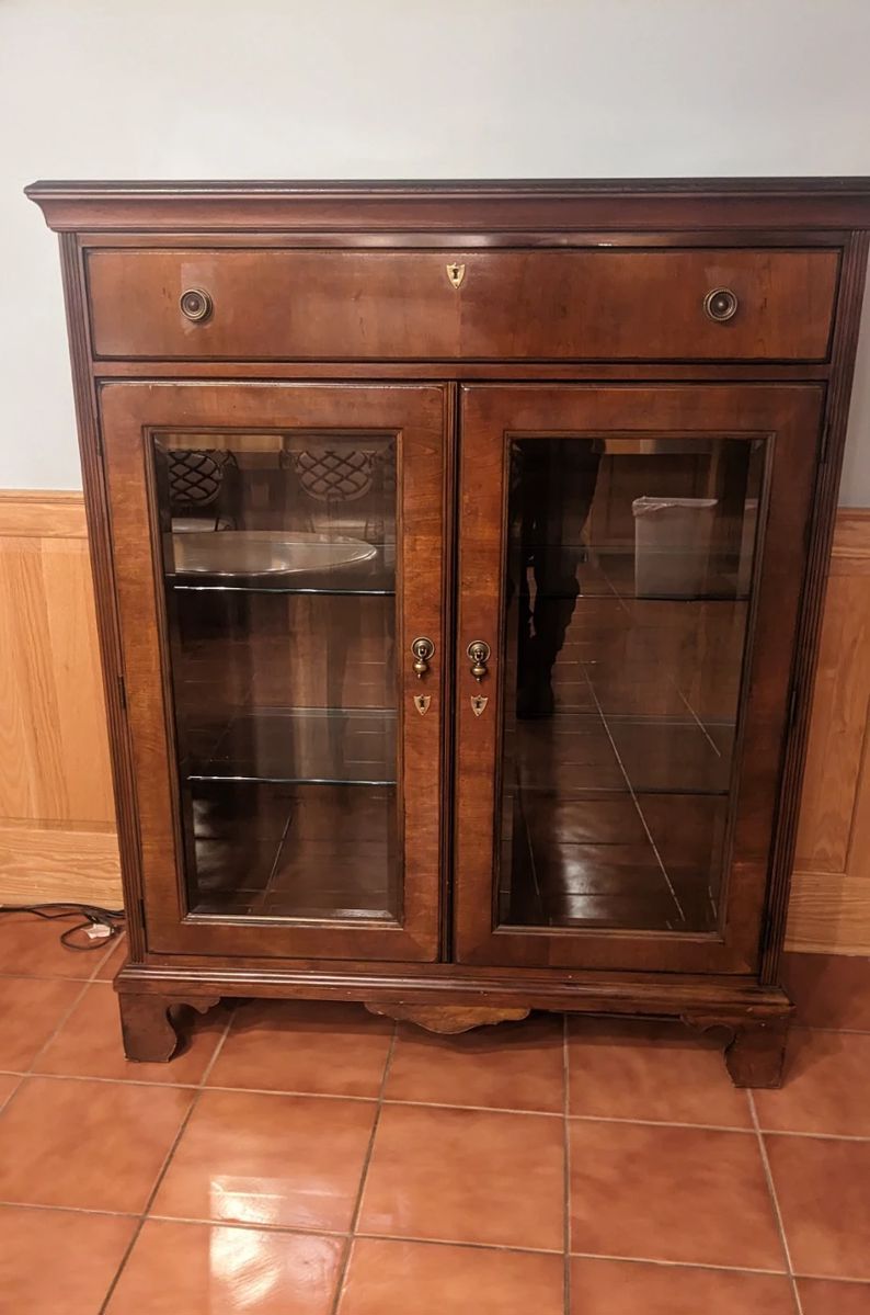 Oak Brook Estate Sale Home, Decor, Kitchen,... starts on 8/24/2023