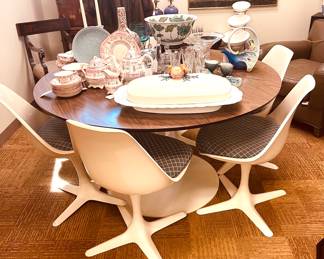 3h Maurice Burke Tulip Table Chairs