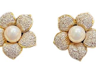 5c Pearl Diamond Flower Shaped Earrings