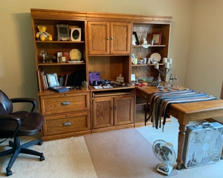 Book Shelves with Desk for Study