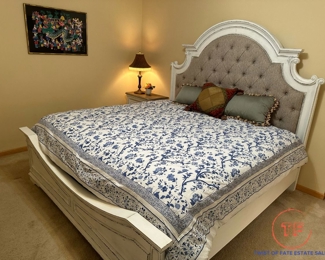 LIBERTY FURNITURE Distressed Wood Bedroom Set