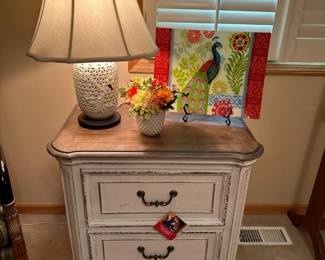 LIBERTY FURNITURE Distressed Wood Bedroom Set