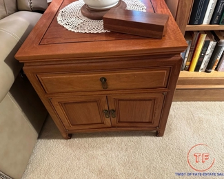 Handmade Side Table with Chin Hua Style Feet