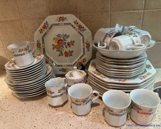 Geisha Pattern China by MOMOYAMA