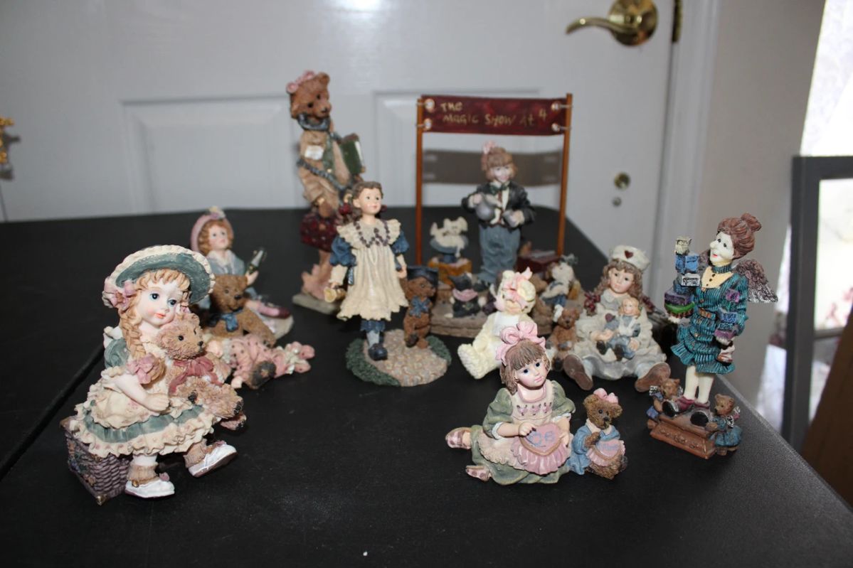 Victorian Collectibles, Art, Orient and Garden I starts on 8/25/2023