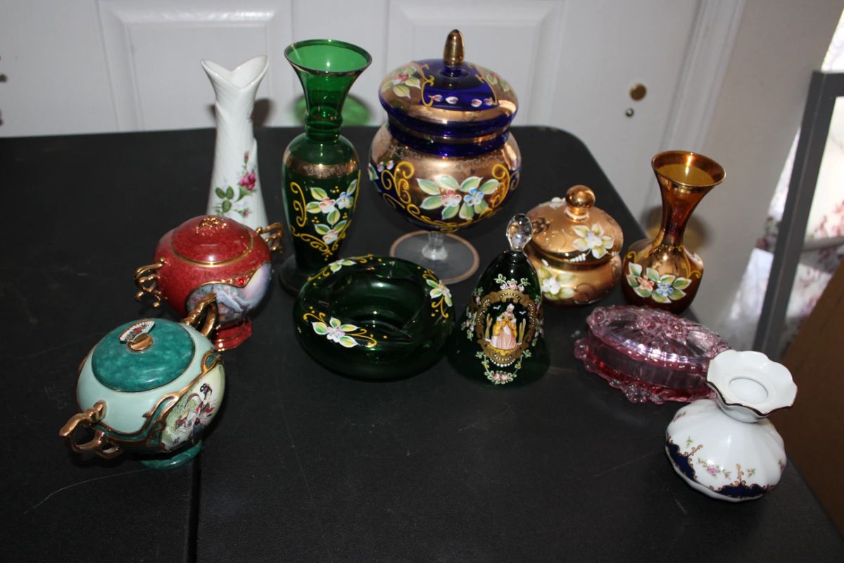 Victorian Collectibles, Art, Orient and Garden I starts on 8/25/2023