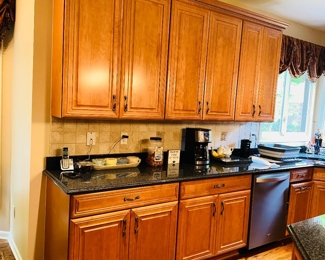 $6,500 BEAUTIFUL SOLID WOOD KITCHEN CABINETS / VERY GOOD CONDITION. PER DEMOLITION SPECIALIST SOME CABINETS MIGHT UNDERGO MINOR DAMAGE DURING REMOVAL-PLEASE CONTACT US FOR ALL THE DETAILS