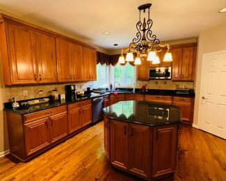 $6,500 BEAUTIFUL SOLID WOOD KITCHEN CABINETS / VERY GOOD CONDITION. PER DEMOLITION SPECIALIST SOME CABINETS MIGHT UNDERGO MINOR DAMAGE DURING REMOVAL-PLEASE CONTACT US FOR ALL THE DETAILS
ACCEPTING REASONABLE OFFERS