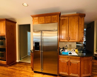 $6,500 BEAUTIFUL SOLID WOOD KITCHEN CABINETS / VERY GOOD CONDITION. PER DEMOLITION SPECIALIST SOME CABINETS MIGHT UNDERGO MINOR DAMAGE DURING REMOVAL-PLEASE CONTACT US FOR ALL THE DETAILS