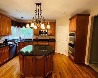 $6,500 BEAUTIFUL SOLID WOOD KITCHEN CABINETS / VERY GOOD CONDITION. PER DEMOLITION SPECIALIST SOME CABINETS MIGHT UNDERGO MINOR DAMAGE DURING REMOVAL-PLEASE CONTACT US FOR ALL THE DETAILS