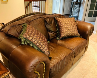 $400
DREXEL HERITAGE LEATHER STUDDED LOVE-SEAT
68”L x 38”D x 36”H