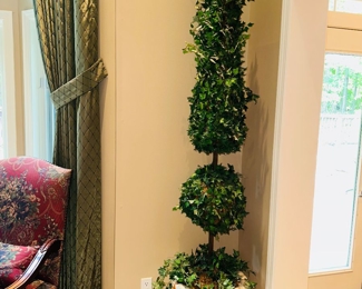 $75
ARTIFICIAL TOPIARY
95”H 