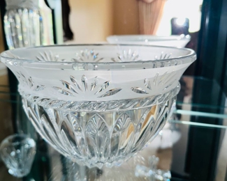 $20-$45
CRYSTAL VASES / BOWLS AND CAKE-STAND