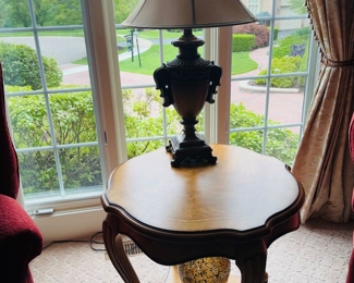 $95
FURNITURE BRANDS SOLID WOOD ROUND WOODEN TABLE
29”DIA x 25”H