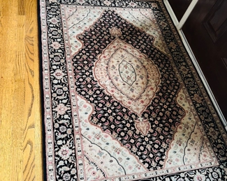 $150
WOOL HAND WOVEN AREA RUG