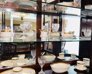 $200
NORITAKE KINGSWOOD GOLD CHINA SET-SERVICE FOR 8