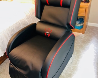$90
S-RACER GAMING CHAIR